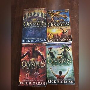 📚 Heroes of Olympus – 4 Book Set by Rick Riordan (Paperback) - Stunning set